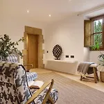 Turisme Rural Mas Ametller - Casa Gran 8 Persones *